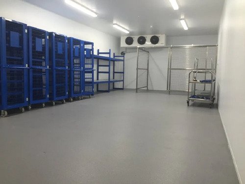 Dual Temperature Store