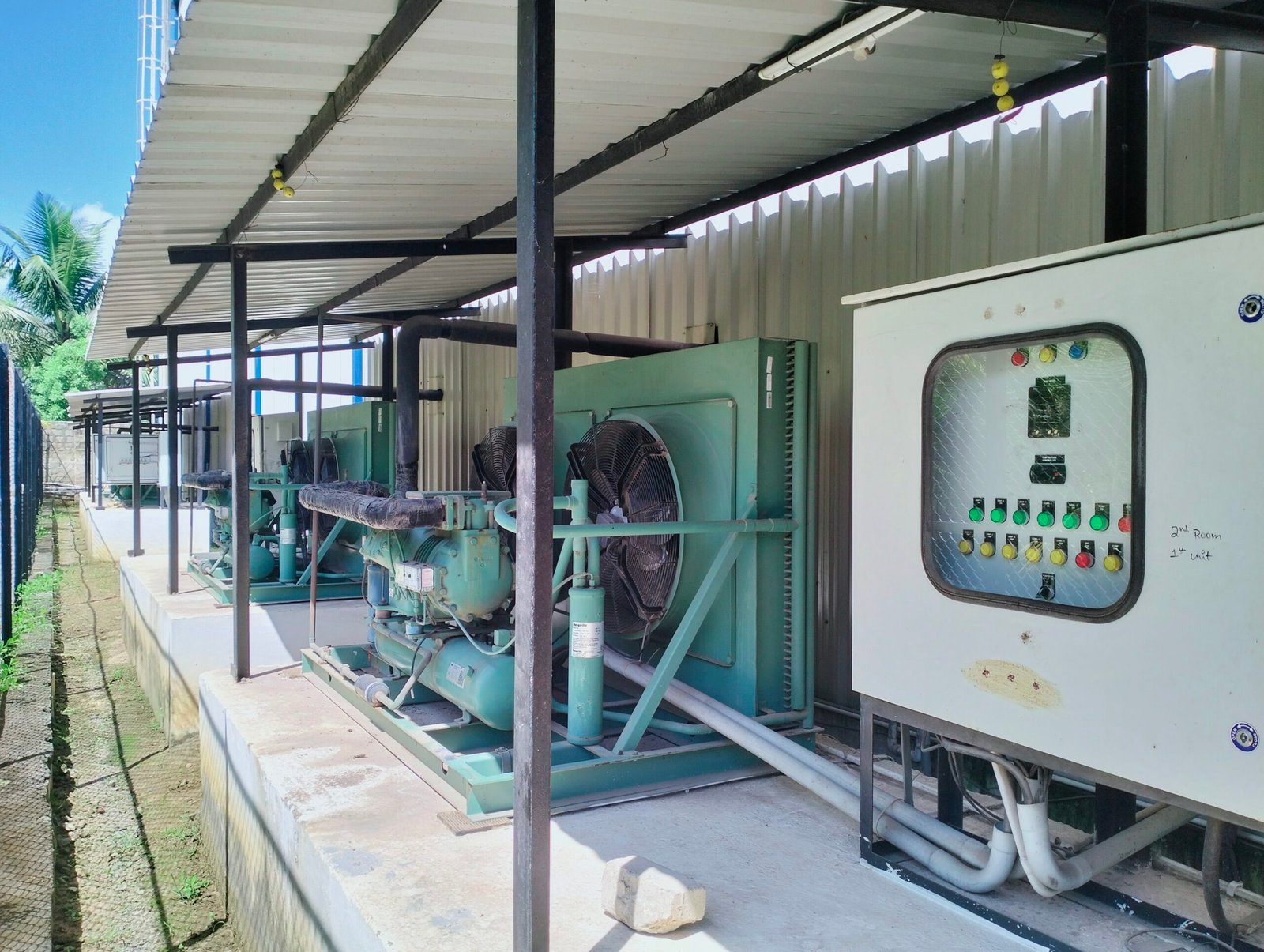 Dual Temperature Store